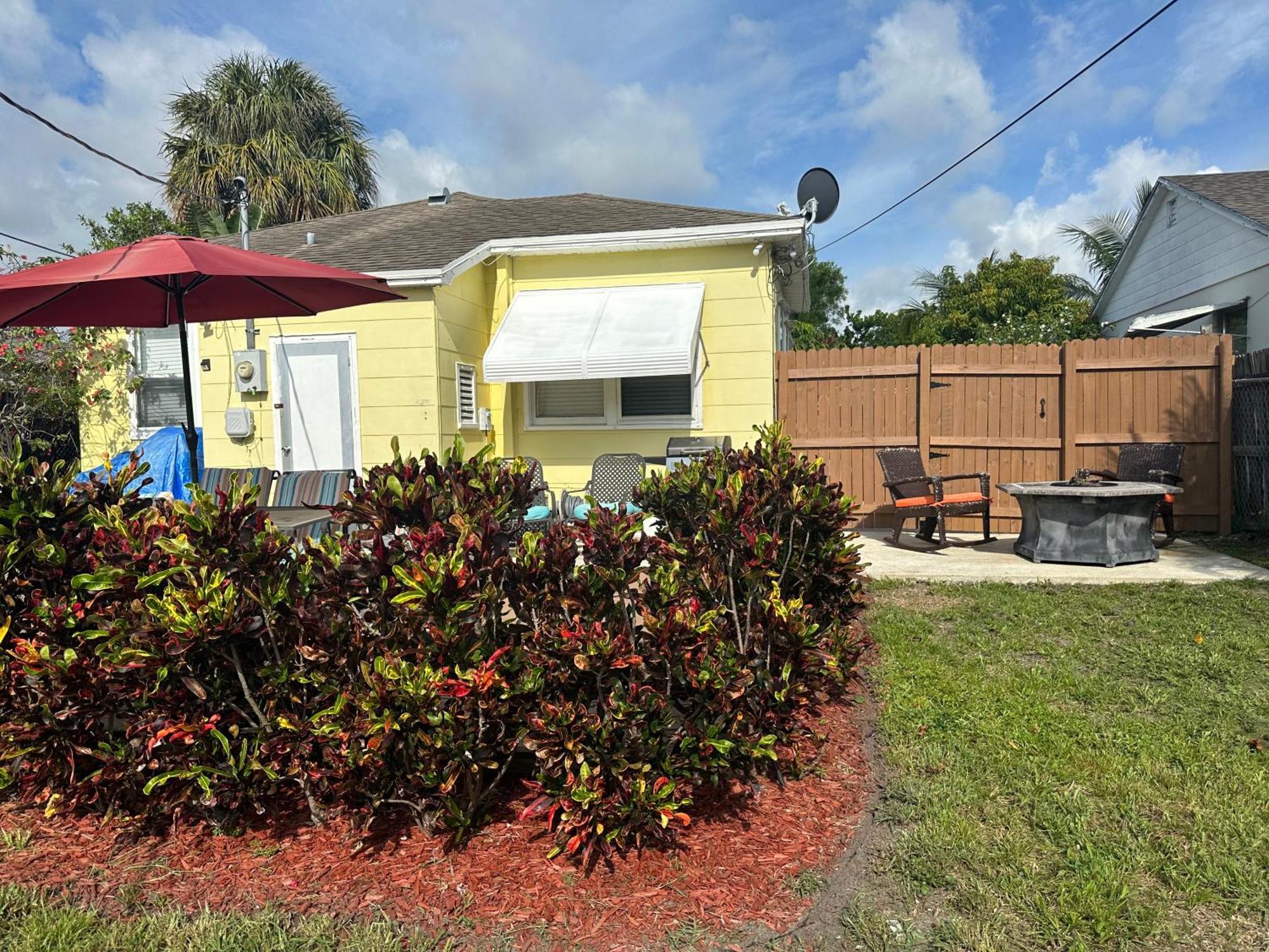 5 Min To Beach Large Living Room Fenced Backyard Bbq Firepit Driveway Boat Parking Lake Worth Beach Exterior foto
